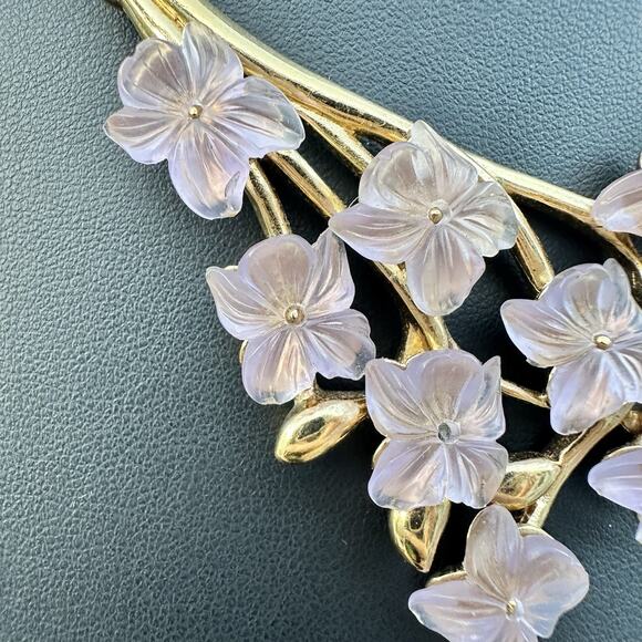 Crown Trifari Pink Lucite Floral Bib Necklace Molded Flowers Rare Choker Vintage - Picture 4 of 11